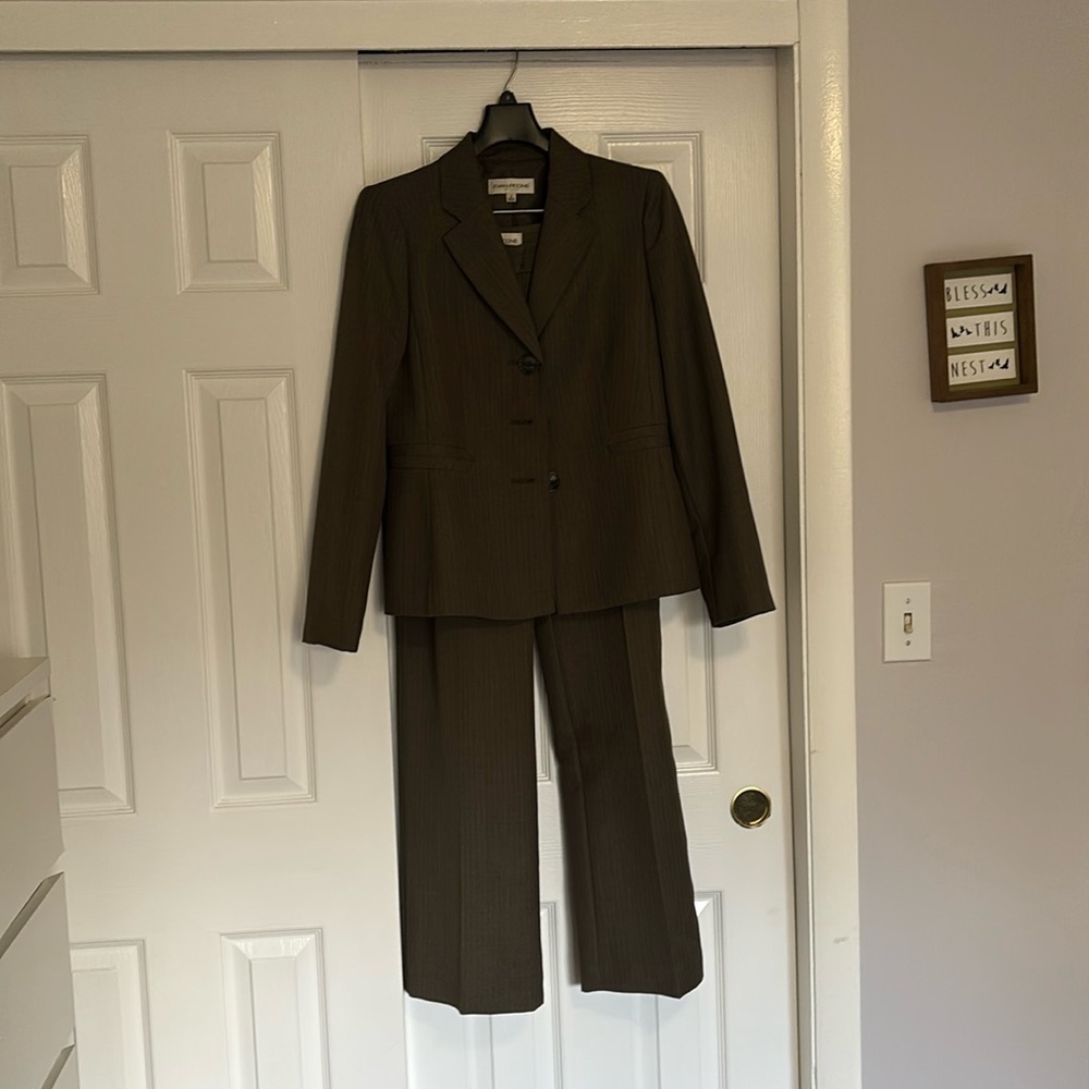 Evan-Piccone pant suit